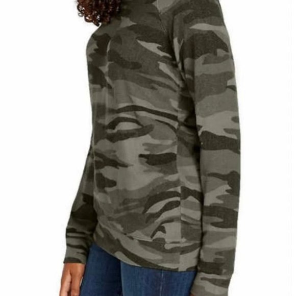 NWT Buffalo David Bitton Ladies Cozy Camo Top - Picture 2 of 6